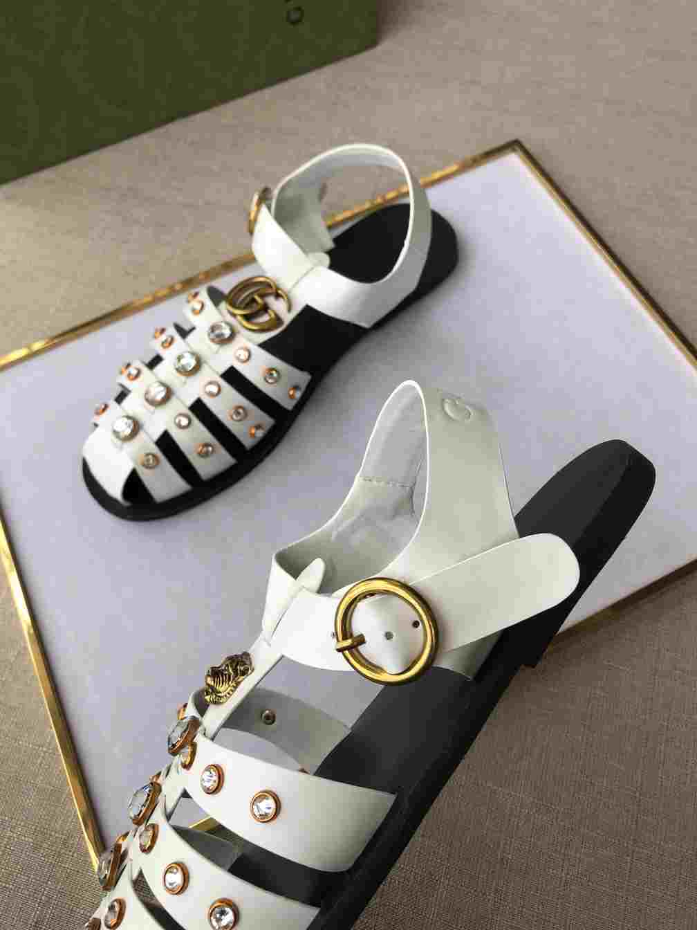 GUCCI SANDAL WITH DOUBLE G   SDG001