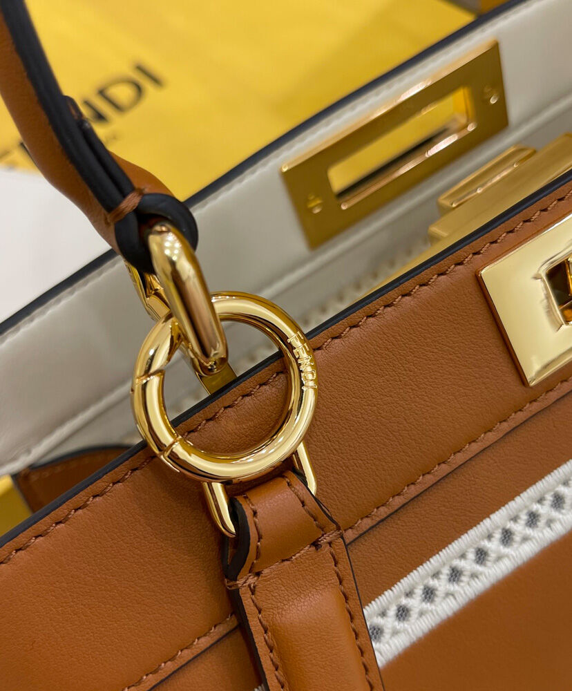 Fendi Peekaboo Iseeu Medium 8BN321 Coffee