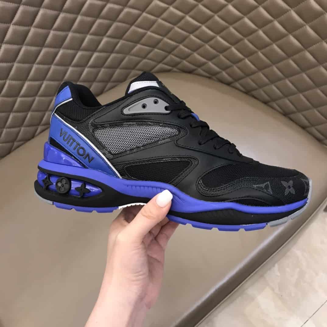 LOUIS VUITTON TRAIL SNEAKERS   LV156