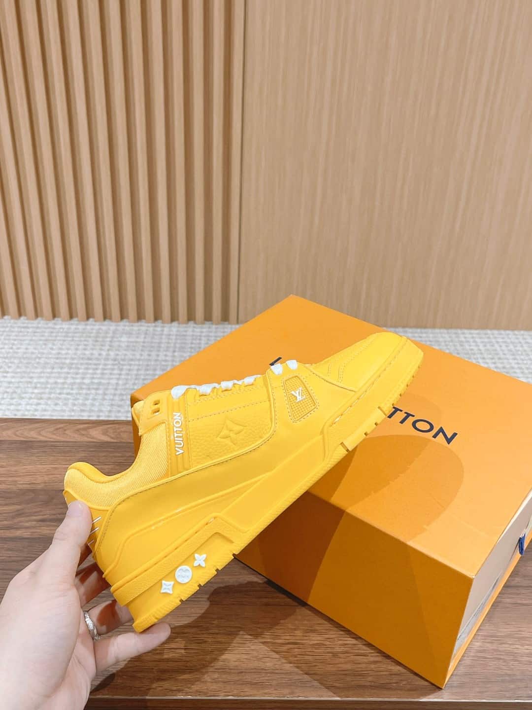 LOUIS VUITTON TRAINER SNEAKERS IN YELLOW �C LSVT338
