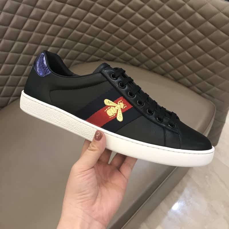 GUCCI ACE EMBROIDERED BEE SNEAKER   GC37
