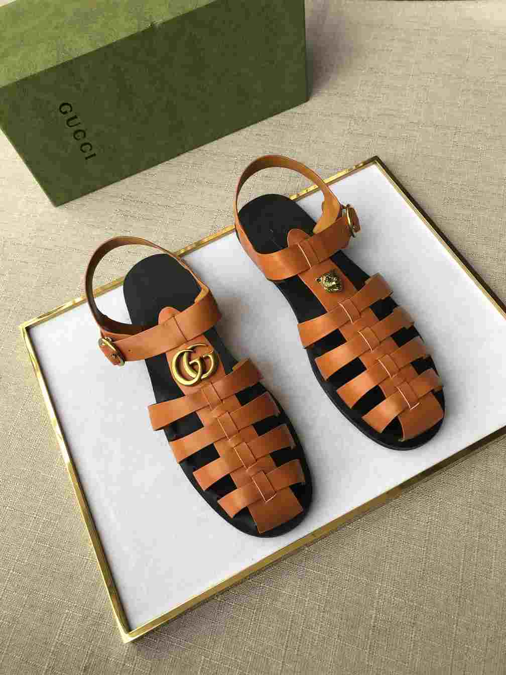 GUCCI SANDAL WITH DOUBLE G   SDG006