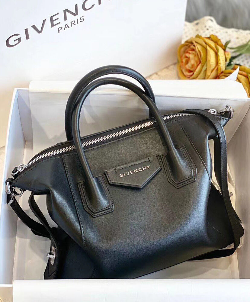 Givenchy Small Antigona Soft Bag In Smooth Leather Black