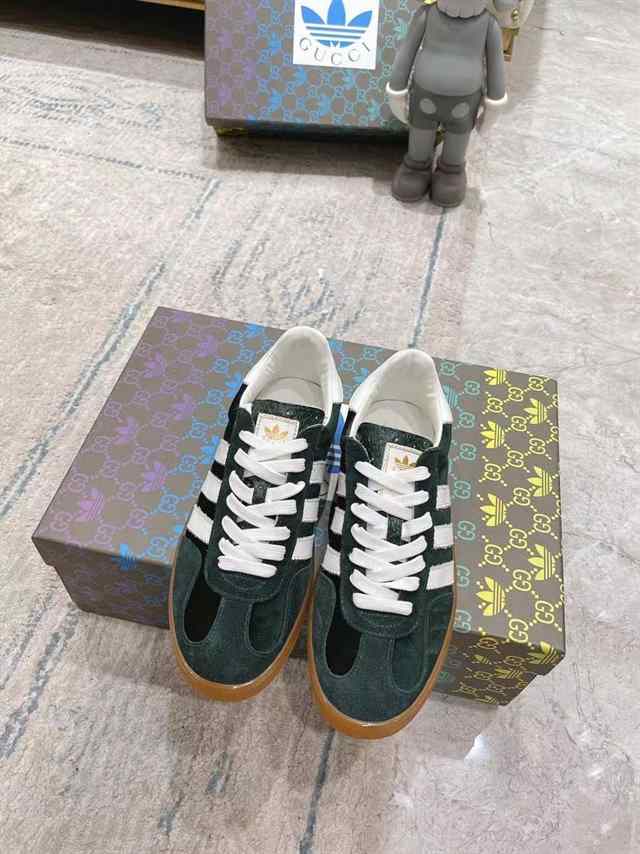 GUCCI GAZELLE SNEAKER   GC103