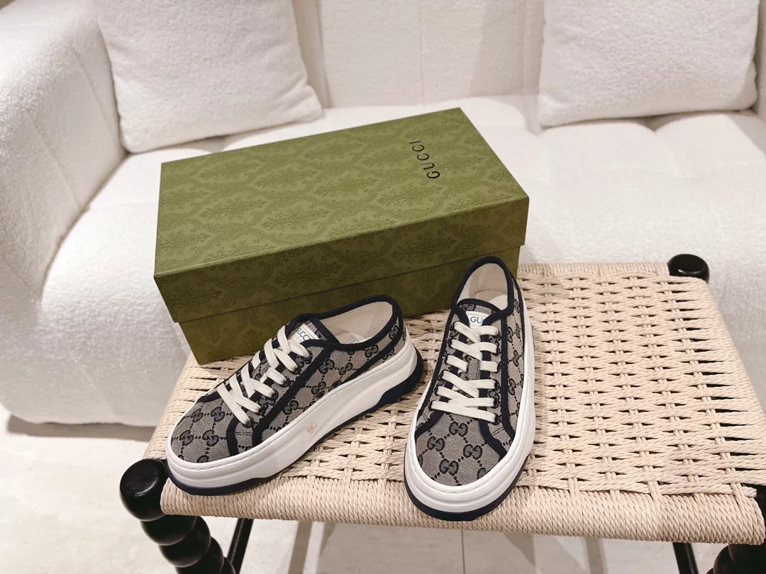 GG TRAINER SNEAKER   GC220