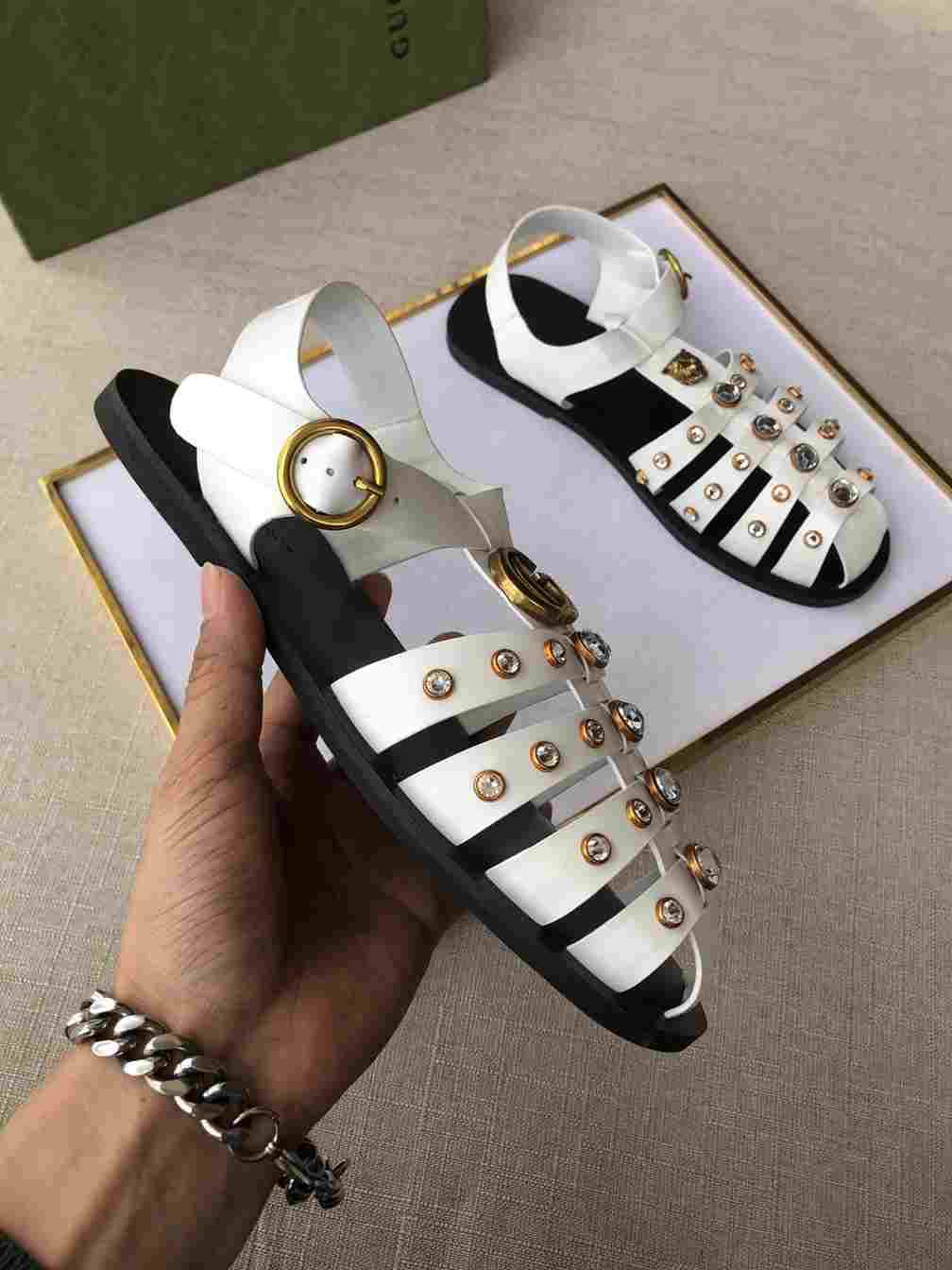 GUCCI SANDAL WITH DOUBLE G   SDG001