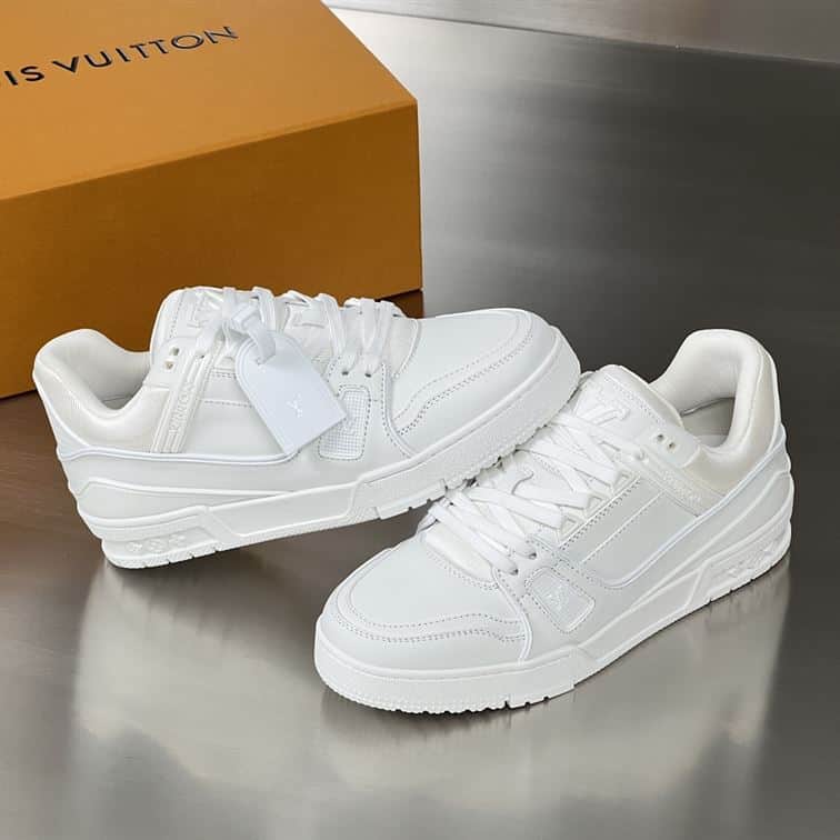 LOUIS VUITTON SNEAKER   LSVT305
