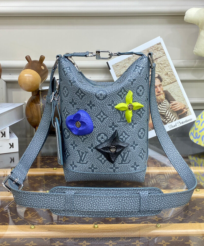 Louis Vuitton Hobo Cruiser PM M20875 Gray