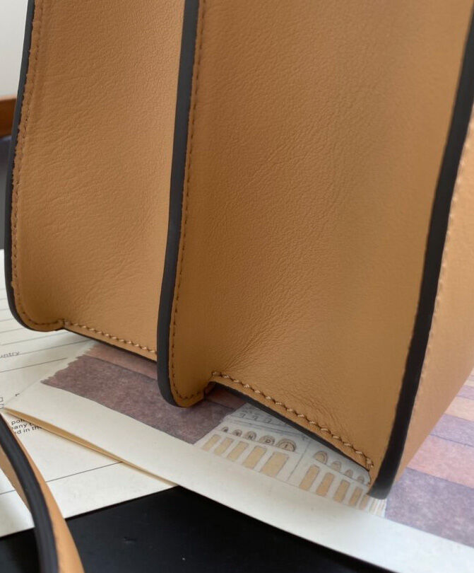 Fendi Peekaboo Iseeu Medium 8BN321 Apricot