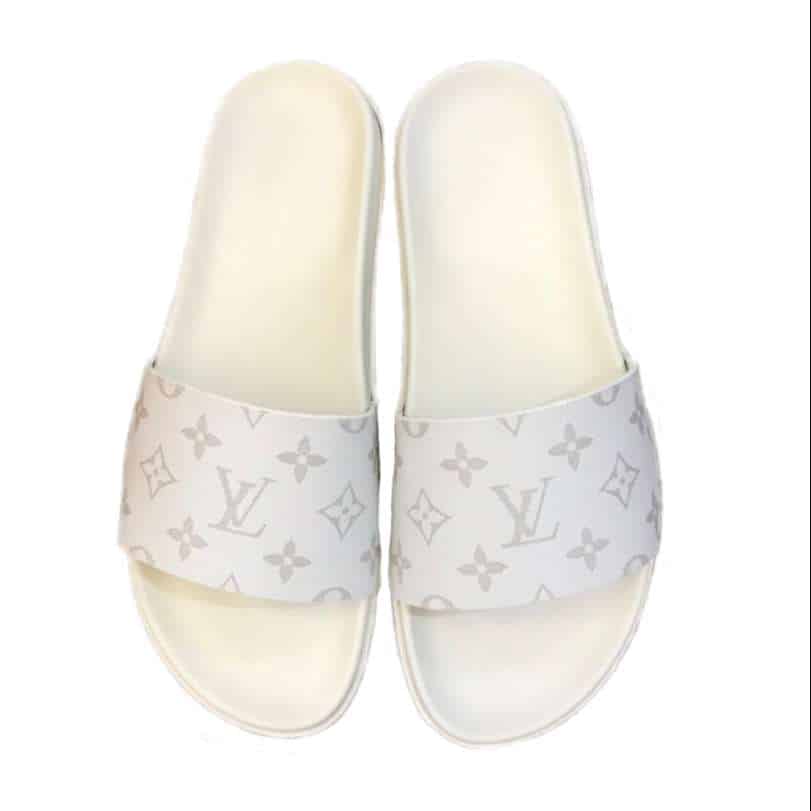 LOUIS VUITTON WHITE MONOGRAM SLIDES   LVS43