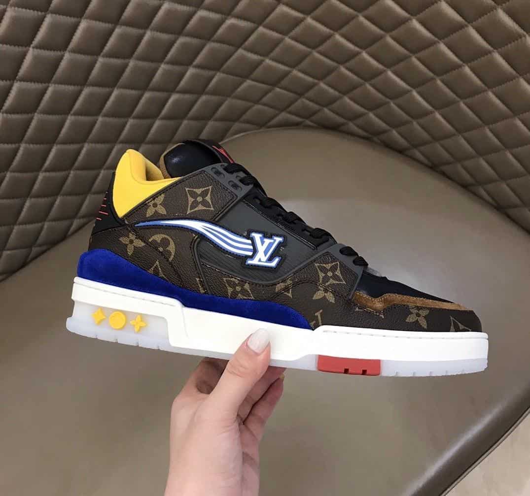 LOUIS VUITTON LV TRAINER SNEAKER   LV210