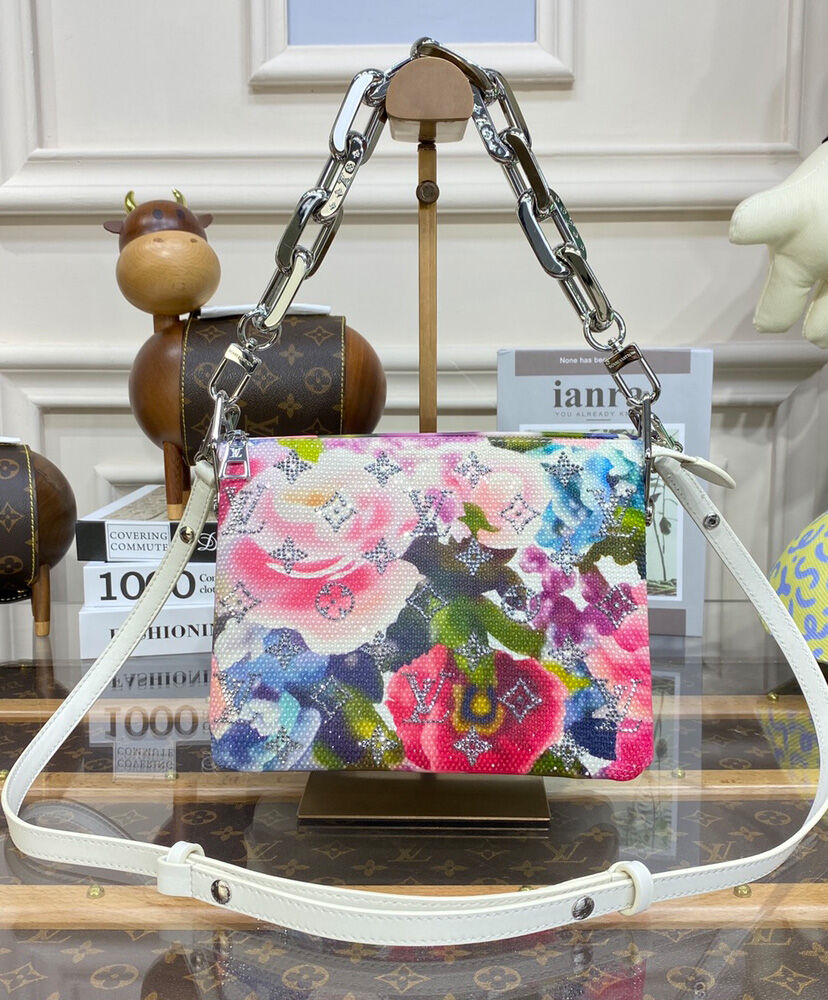 Louis Vuitton Coussin BB M21157 Cream