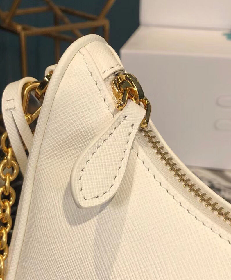 Prada Re-Edition 2005 Saffiano leather bag 1BH204 White