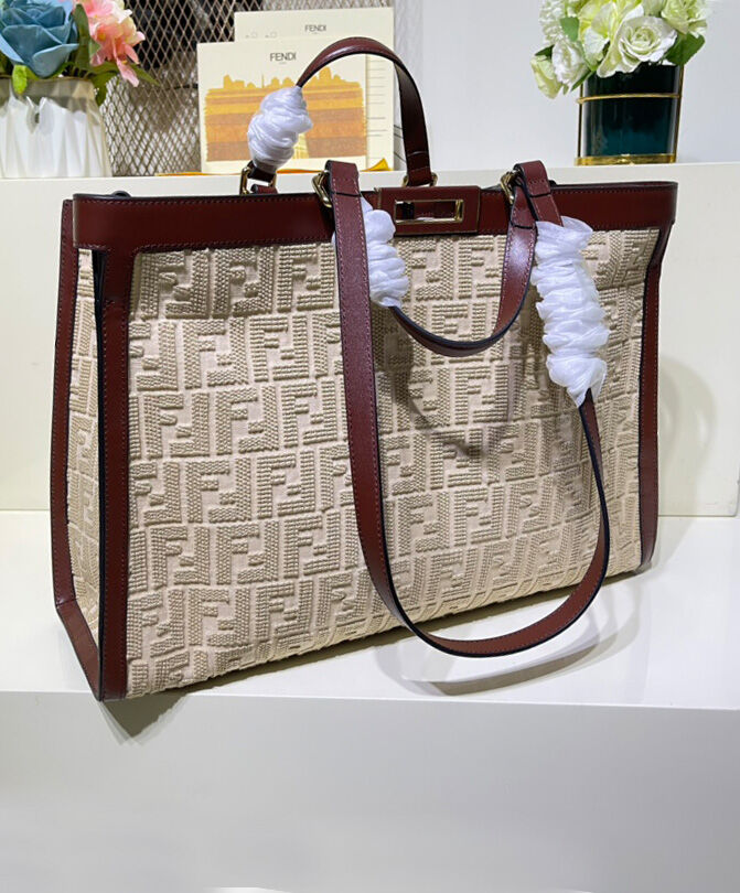 Fendi Peekaboo X-Tote Cream