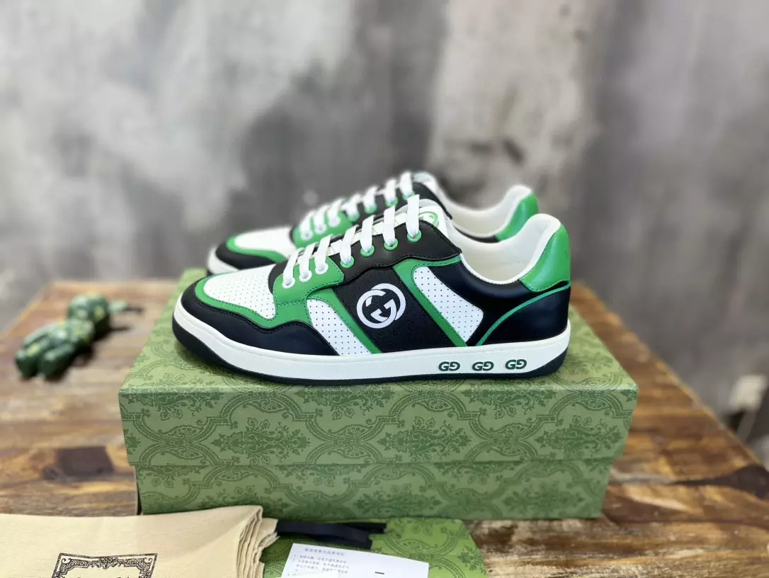 GUCCI LOW TOP SNEAKER   GC206