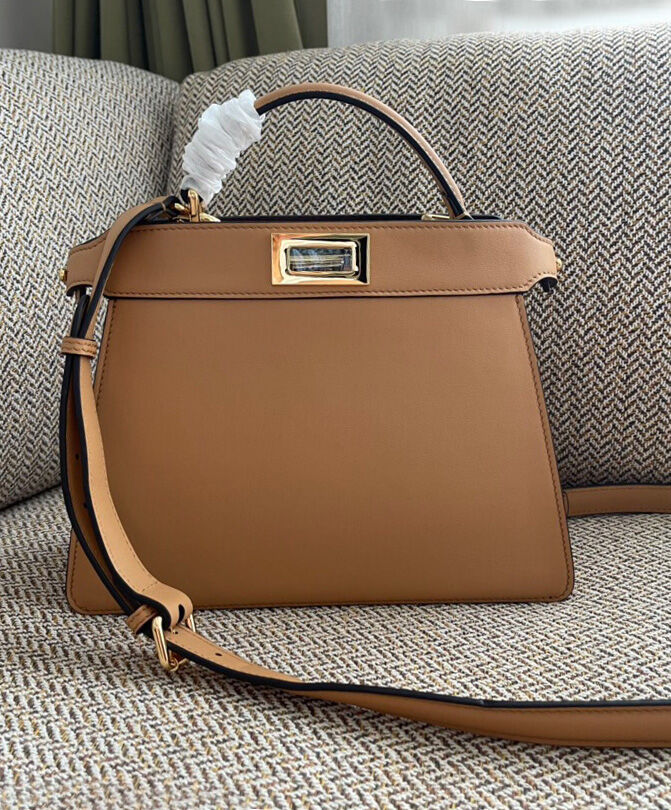 Fendi Peekaboo Iseeu Small 8BN327 Apricot