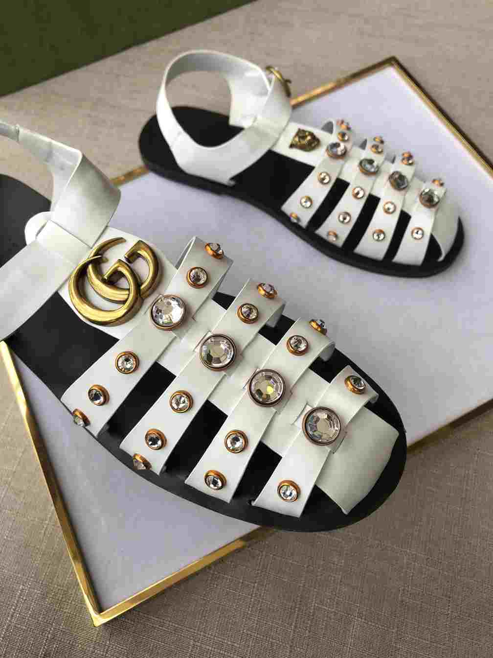 GUCCI SANDAL WITH DOUBLE G   SDG001
