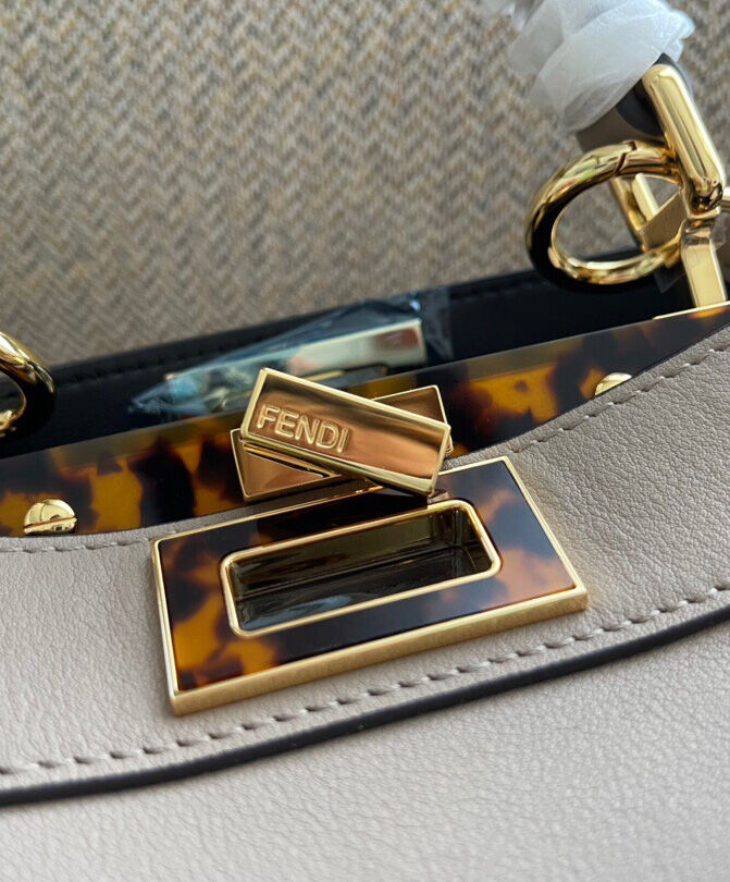 Fendi Peekaboo Iseeu Small 8BN327 Gray