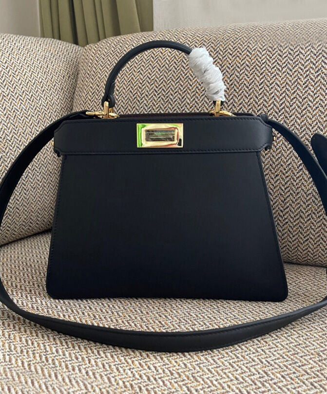 Fendi Peekaboo Iseeu Small 8BN327 Black