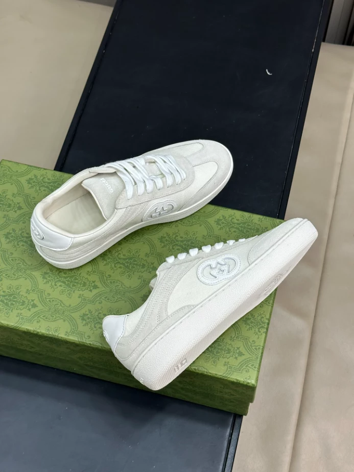 MEN S GUCCI ACE SNEAKER WITH INTERLOCKING G   GC258