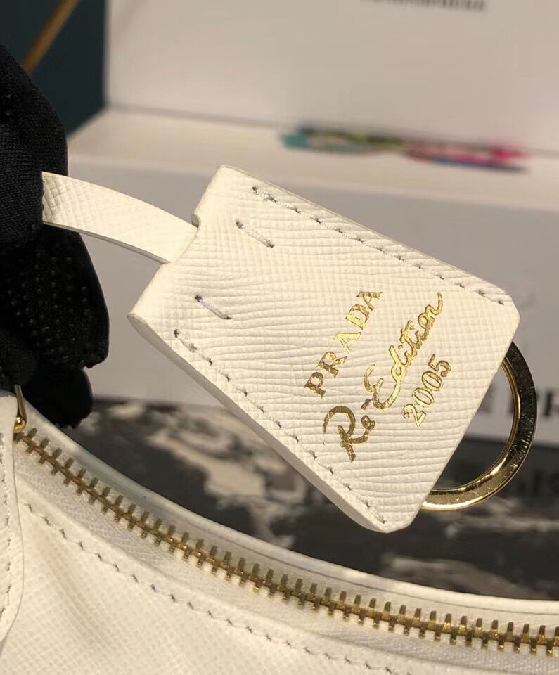 Prada Re-Edition 2005 Saffiano leather bag 1BH204 White