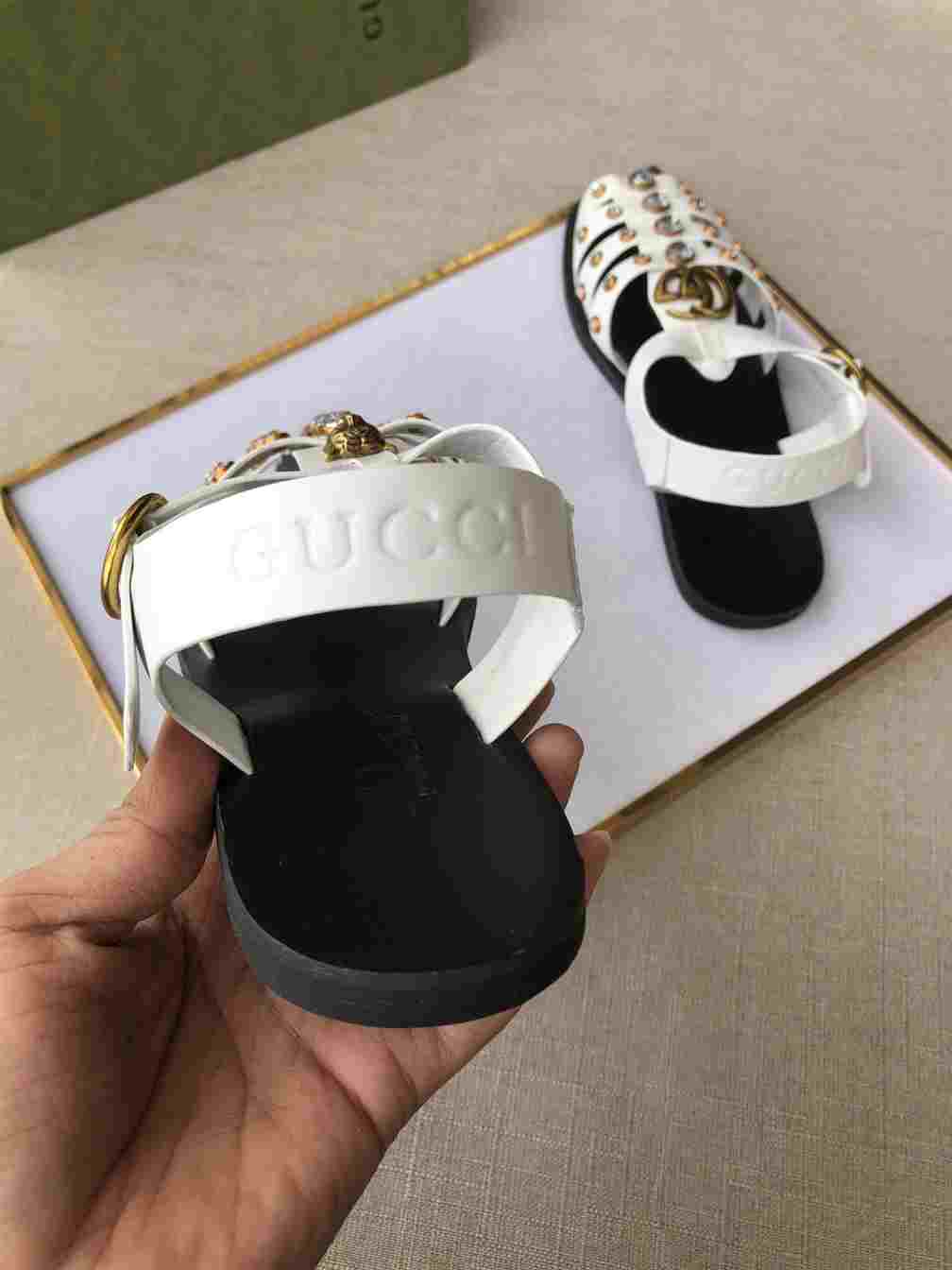 GUCCI SANDAL WITH DOUBLE G   SDG001