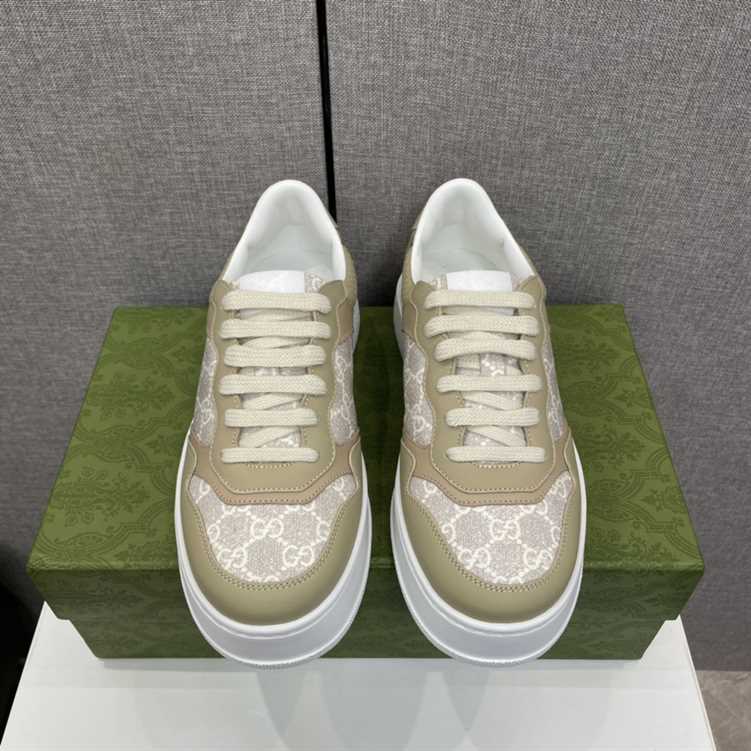 GUCCI MEN S GG SNEAKER   GC102