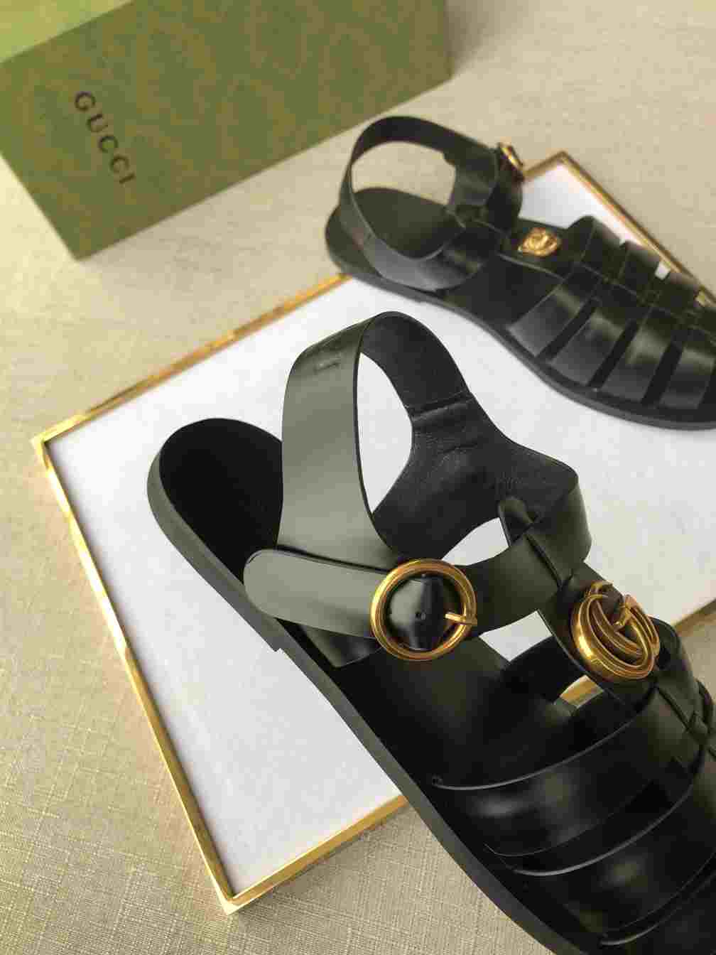 GUCCI SANDAL WITH DOUBLE G   SDG005