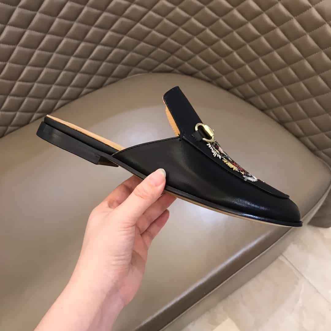 GUCCI SLIPPER WITH TIGER   GC66