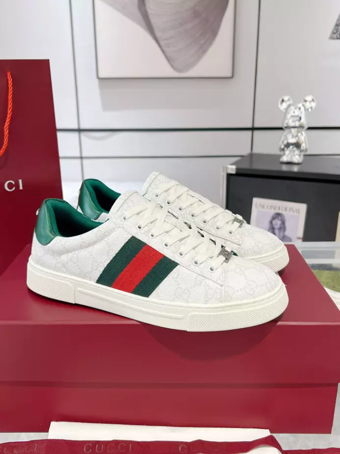 WOMEN S GUCCI ACE SNEAKER WITH WEB   GC249