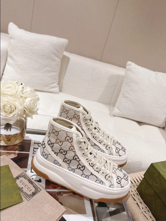 GUCCI HIGH TOP SNEAKER   GC224