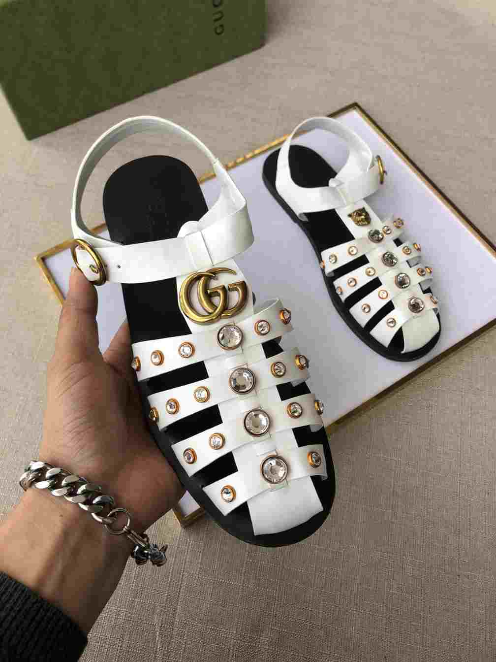 GUCCI SANDAL WITH DOUBLE G   SDG001