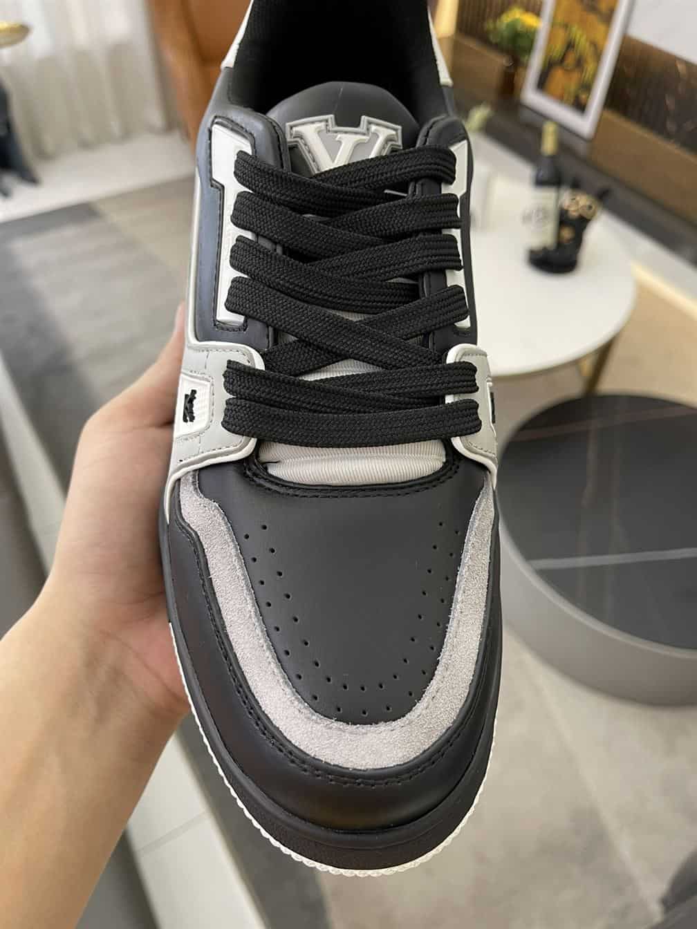 LOUIS VUITTON TRAINER SNEAKER   LSVT311