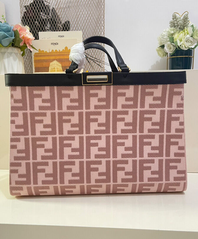 Fendi Peekaboo X-Tote Pink
