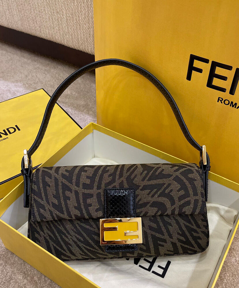 Fendi Baguette 1997 8BR792 Coffee