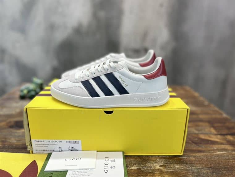 GUCCI GAZELLE SNEAKER   GC111
