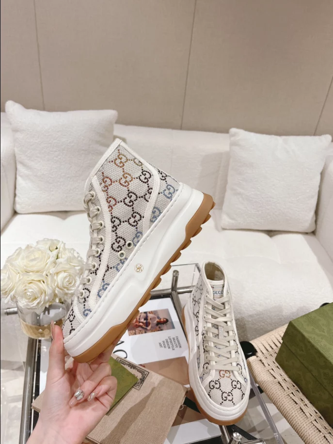 GUCCI HIGH TOP SNEAKER   GC224