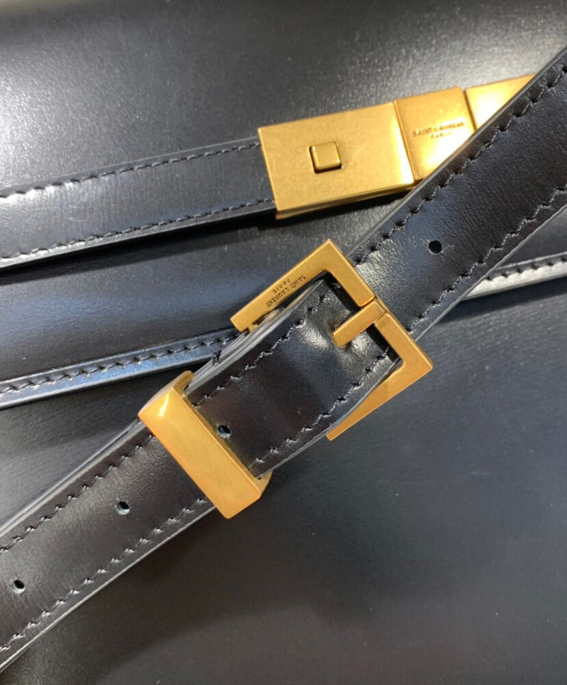 Saint Laurent Manhattan Shoulder Bag In Smooth Leather 579271 Black
