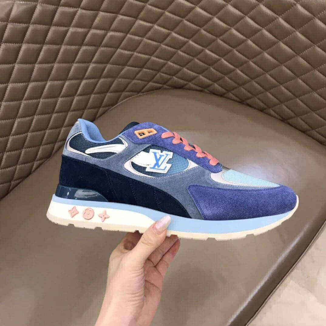 LOUIS VUITTON INITIALS  RUN AWAY  SNEAKERS   LV270