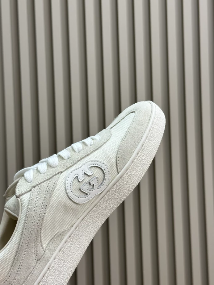 MEN S GUCCI ACE SNEAKER WITH INTERLOCKING G   GC258