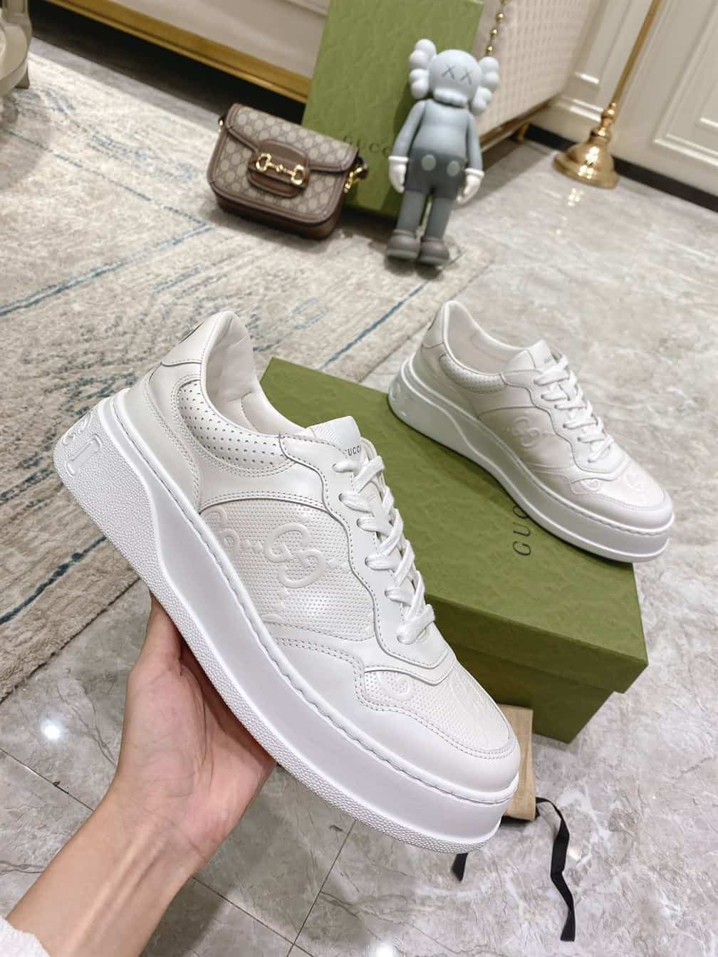 Men s GG embossed sneaker   GC083