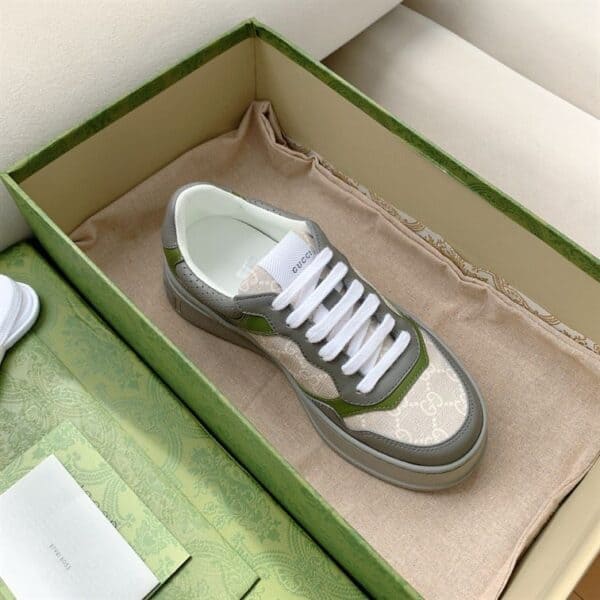 GUCCI MEN S GG SNEAKER   GC119