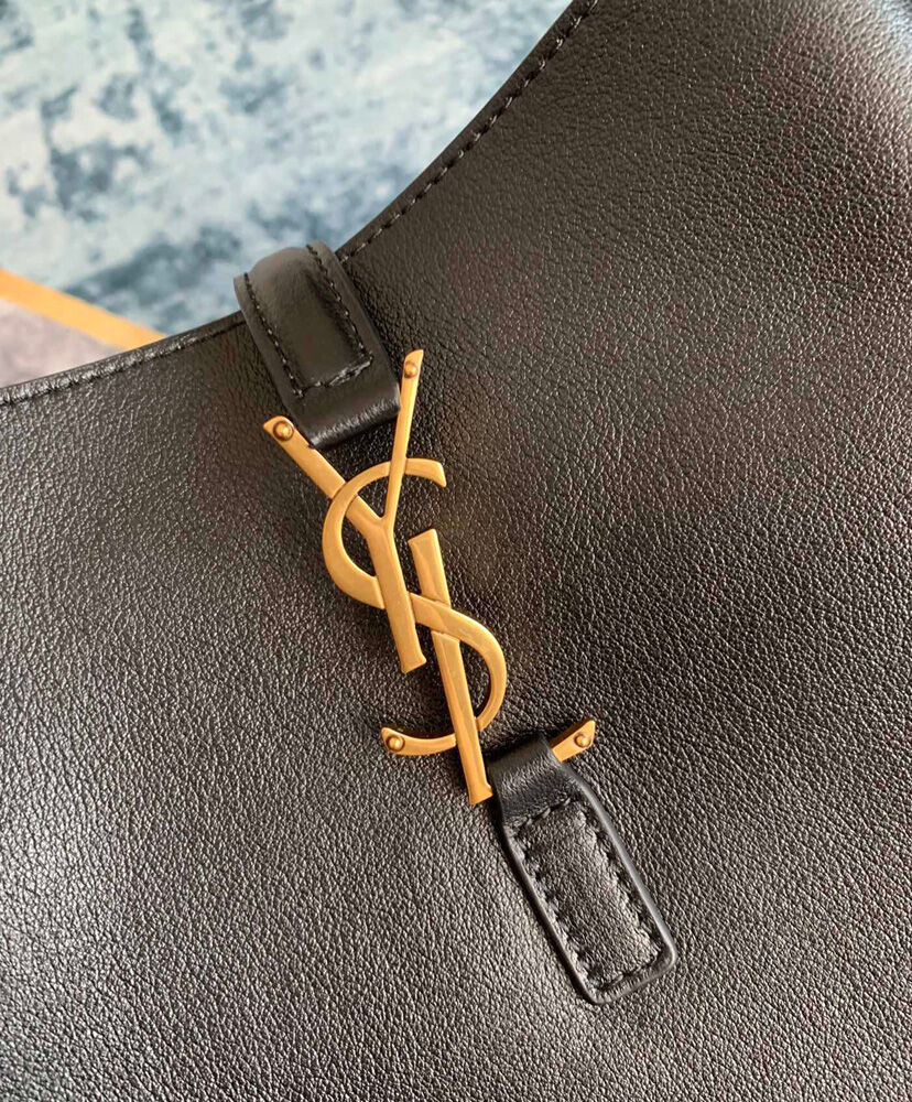 Saint Laurent Le 5 A 7 Soft Small Hobo Bag In Smooth Leather Black