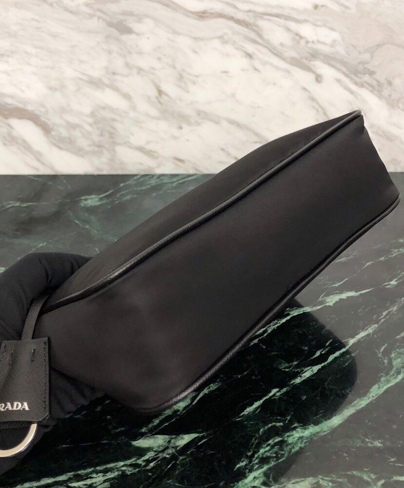 Prada Re-Edition 2005 nylon shoulder bag Black
