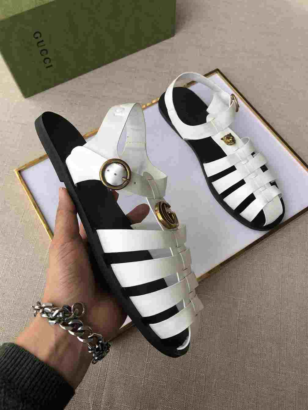 GUCCI SANDAL WITH DOUBLE G   SDG008