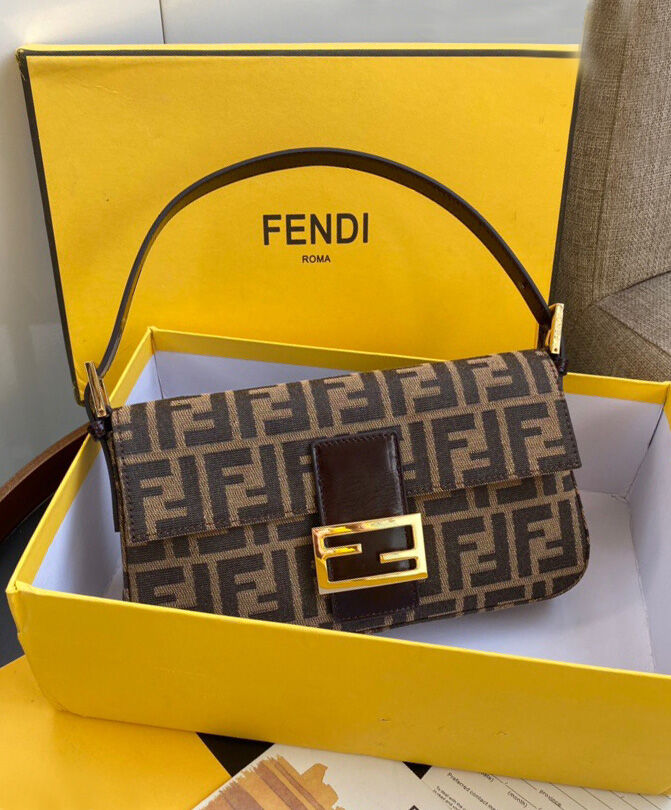 Fendi Baguette Bag Coffee