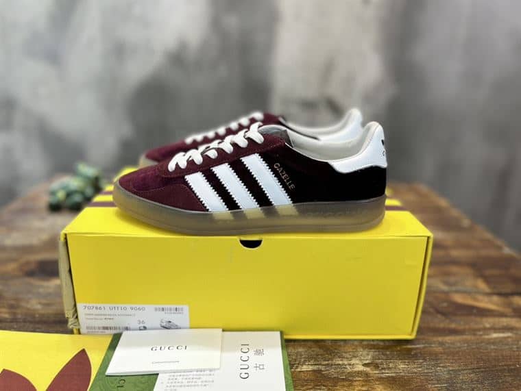 GUCCI GAZELLE SNEAKER   GC109