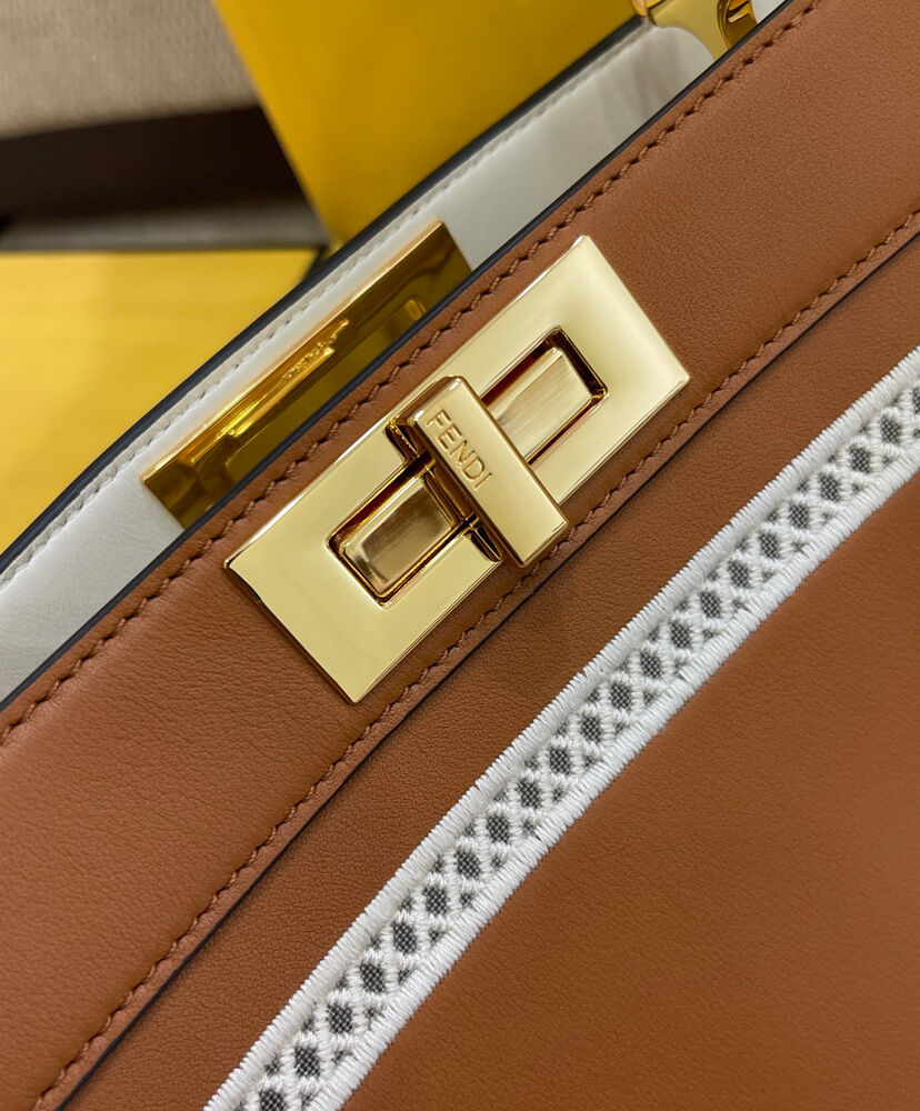 Fendi Peekaboo Iseeu Medium 8BN321 Coffee