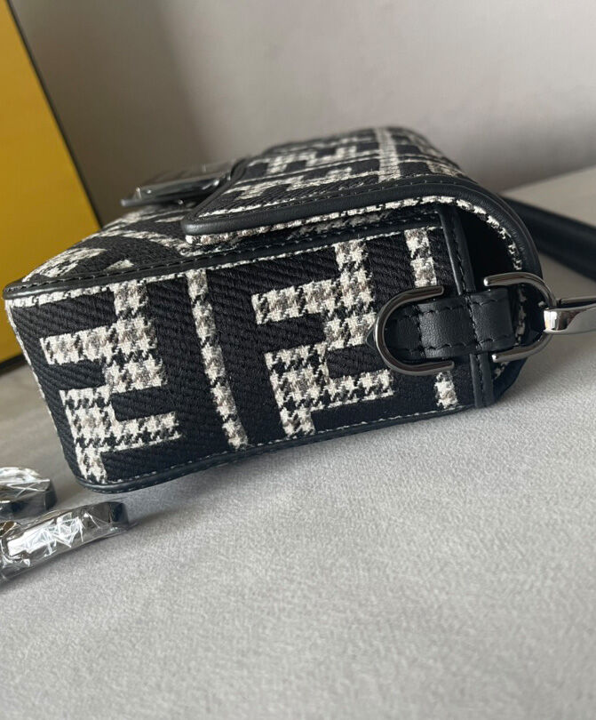 Fendi Baguette 8BR600 Black