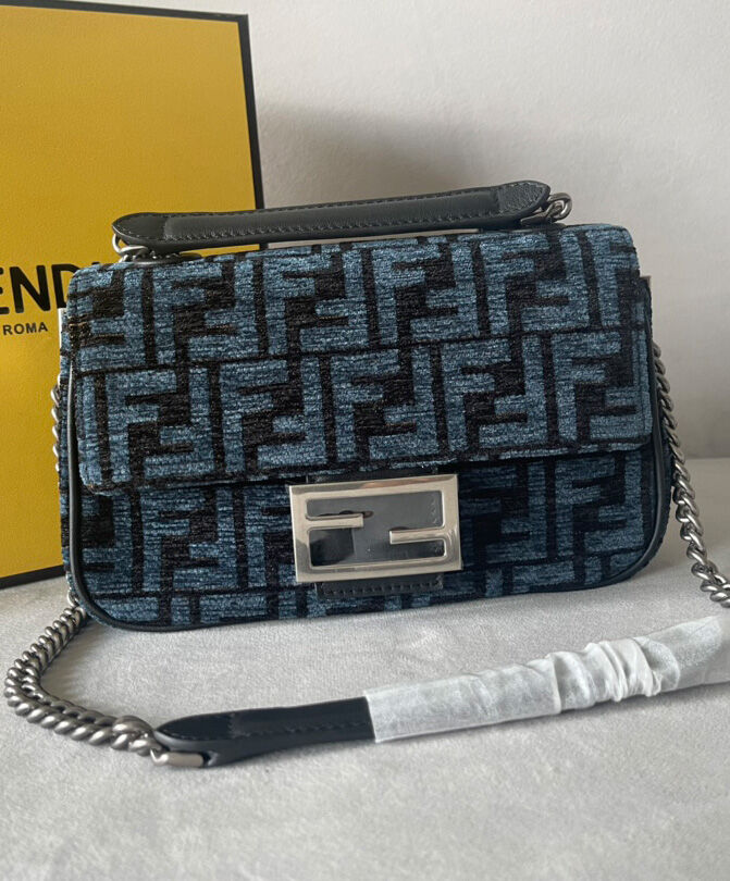 Fendi Baguette Chain Midi 8BR793 Dark Blue